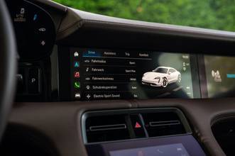 Thumbnail von Porsche Taycan 4S SportDesign |1.Hd|HUD|BeiDis|NaSi|PDCC