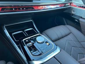Thumbnail von BMW M760 e xDrive - B&W, Fond-TV., Executive Lounge