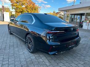 Thumbnail von BMW M760 e xDrive - B&W, Fond-TV., Executive Lounge