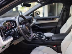 Thumbnail von Porsche Cayenne Coupé E-Hybrid,21",AHK,Luft,ACC,AHK,Pano