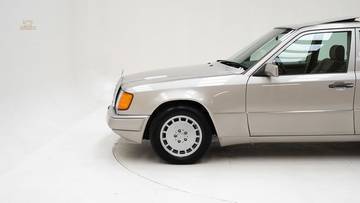 Thumbnail von Mercedes-Benz 300 E '92