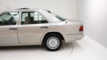 Thumbnail von Mercedes-Benz 300 E '92