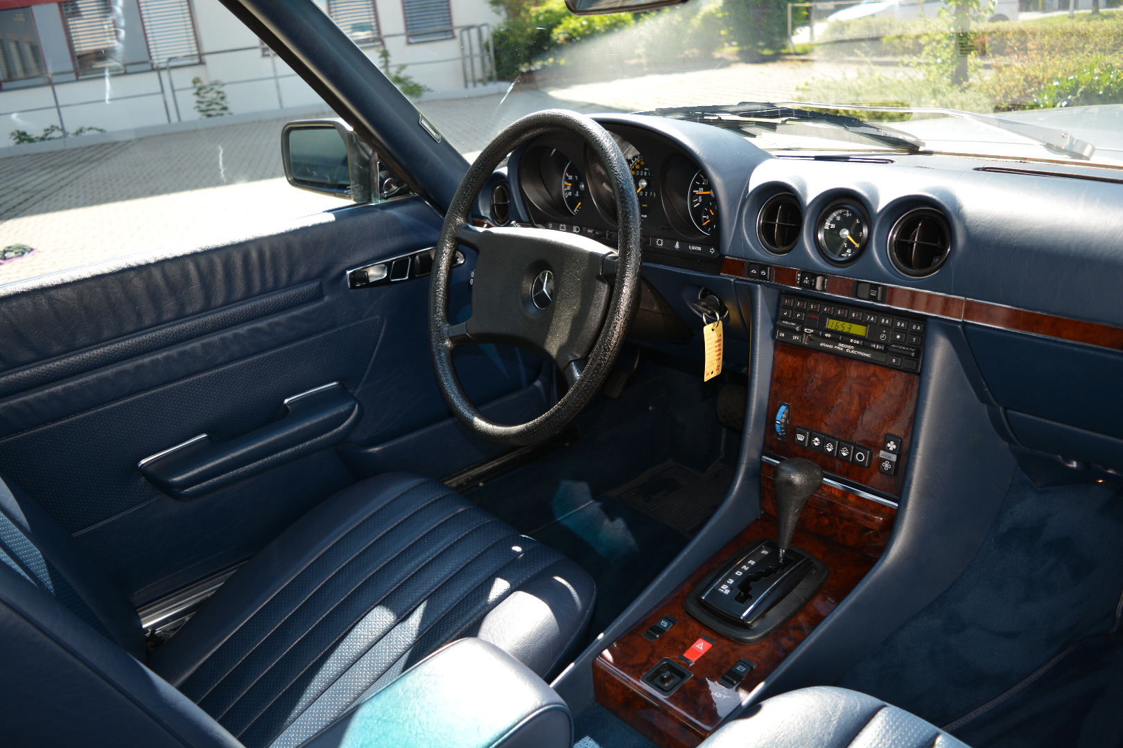 Thumbnail von Mercedes Benz SL 380 / W107 -  NEW Condition