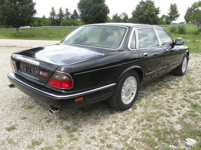 Thumbnail von Daimler Double SIX