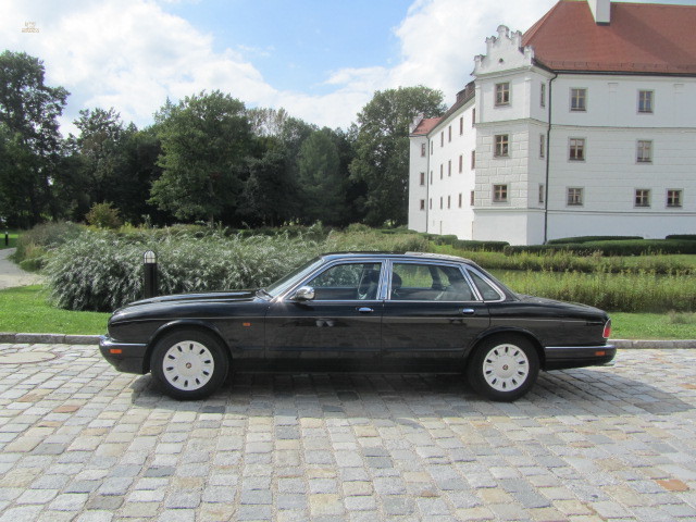 Thumbnail von Daimler Double SIX