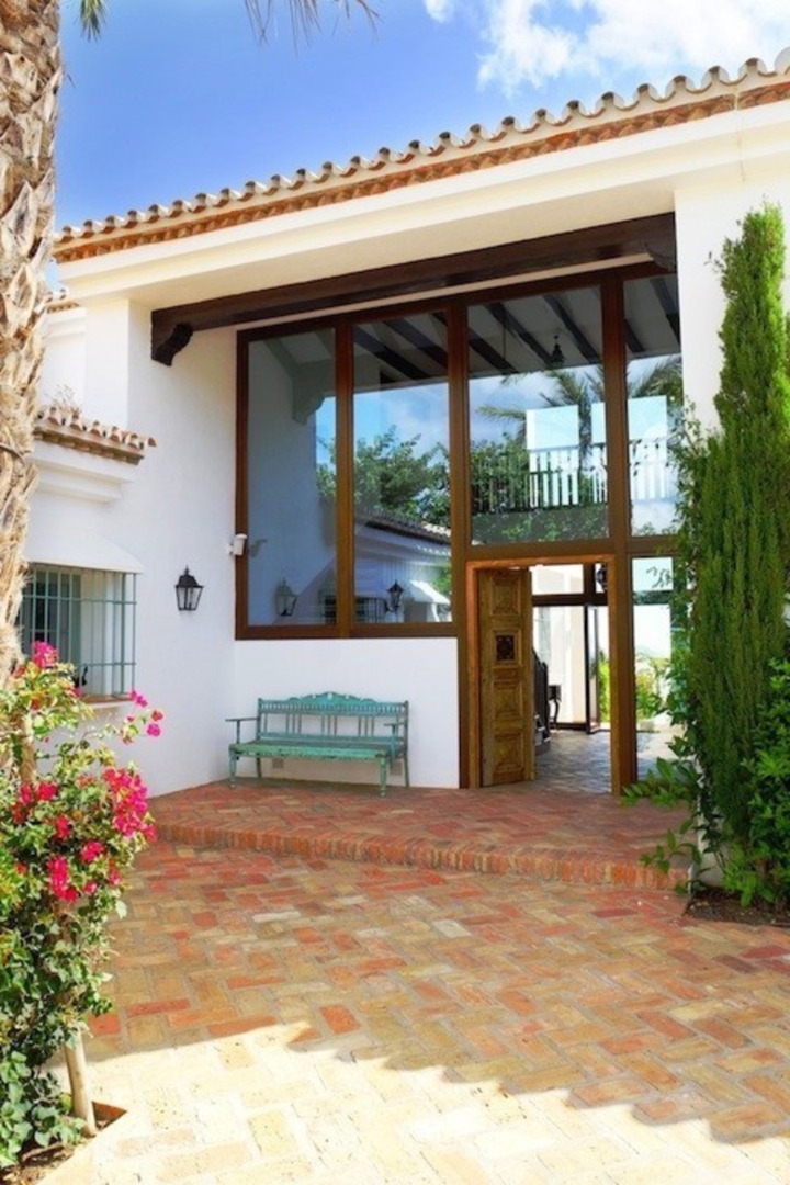 Thumbnail von Luxus-Villa in Elviria R2042027