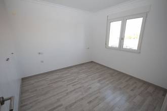 Thumbnail von ***Stadthaus in ausgezeichneter Lage, 3 Schlafzimmer, 2 Badezimmer, große Küche, Innenhof, Parkplatz etc.***