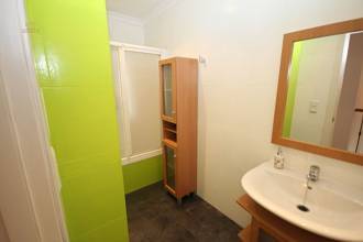 Thumbnail von ***Stadthaus in ausgezeichneter Lage, 3 Schlafzimmer, 2 Badezimmer, große Küche, Innenhof, Parkplatz etc.***