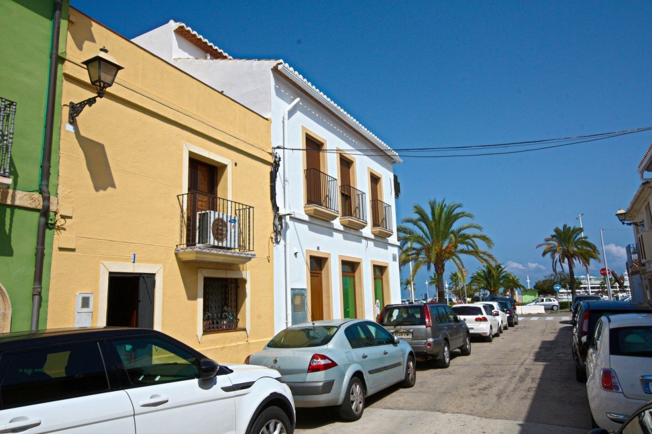 ***Stadthaus am Hafen von Denia***