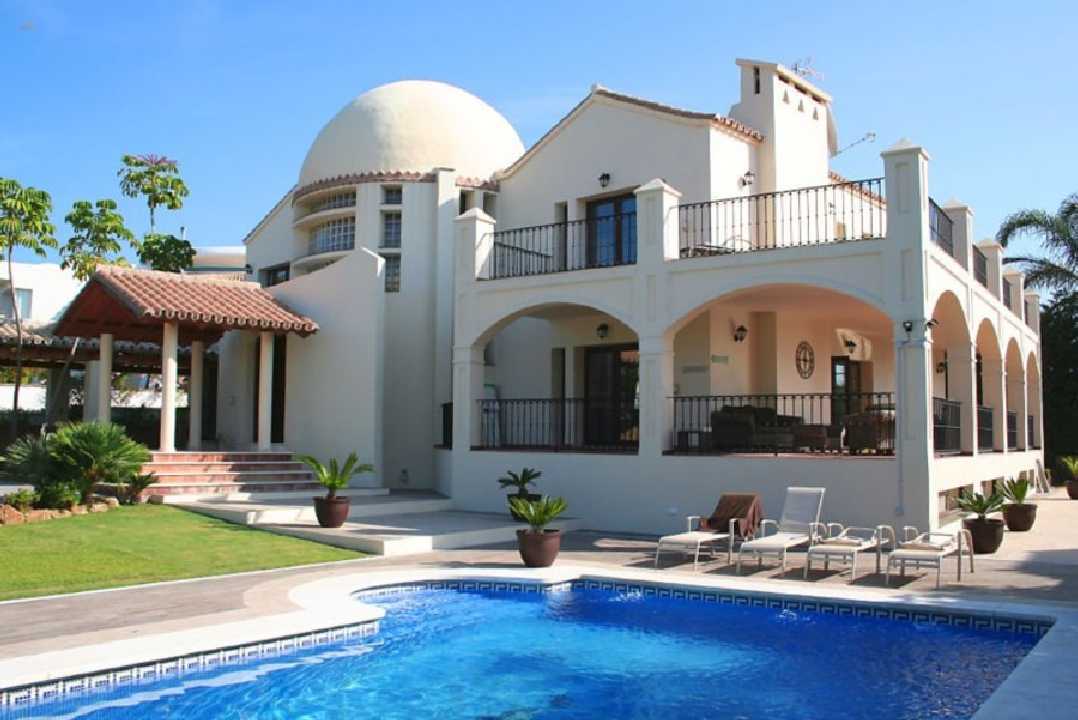 Luxus-Villa in Los Flamingos R2235428 