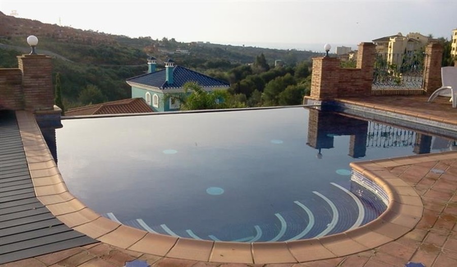 Luxus-Villa in Elviria R2122256