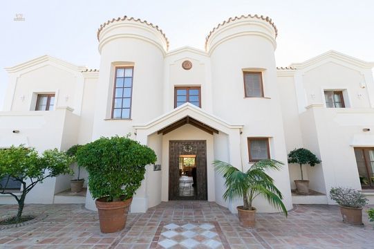 Luxus-Villa in Las Chapas R2662967 