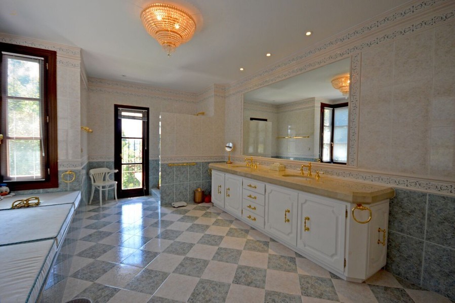 Thumbnail von Luxus-Villa in Marbella R2528012