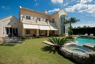 Luxus-Villa in Monte Halcones R2524430 