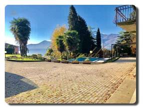 Thumbnail von Villa im sanierungsbedürftigen Zustand