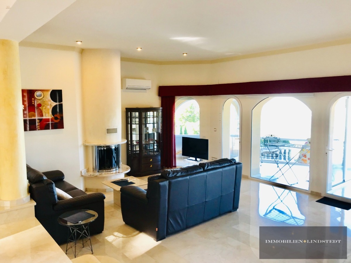 Thumbnail von immobilien-lindstedt.de / HOCHWERTIGE VILLA AM GOLFPLATZ LA SELLA! NICHT VERPASSEN!