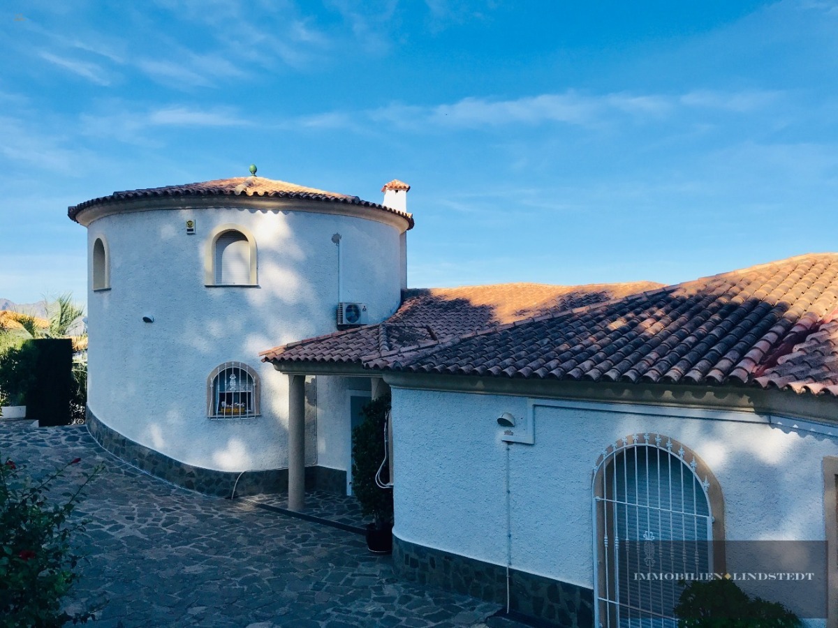 Thumbnail von immobilien-lindstedt.de / HOCHWERTIGE VILLA AM GOLFPLATZ LA SELLA! NICHT VERPASSEN!