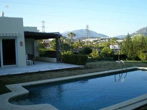 Luxus-Villa in Nueva Andalucia R2155378 