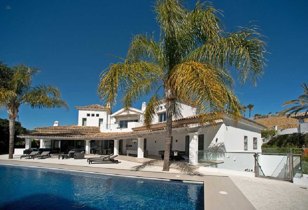Luxus-Villa in La Quinta R2755892 