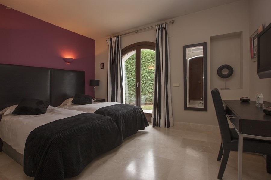 Thumbnail von Luxus-Villa in El Paraiso R2786069