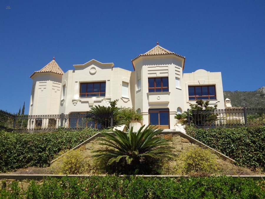 Thumbnail von Luxus-Villa in Sierra Blanca R2737871