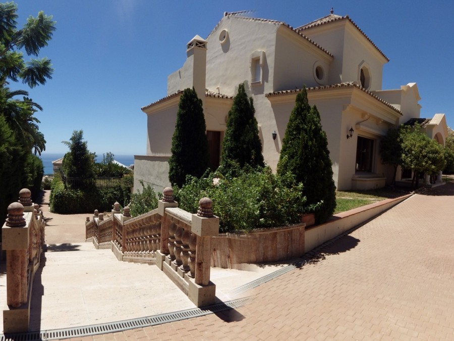 Thumbnail von Luxus-Villa in Sierra Blanca R2737871