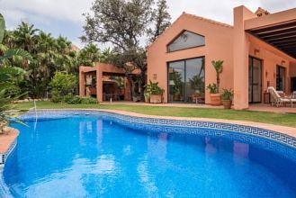 Thumbnail von Luxus-Villa in Altos de Los Monteros R2389370