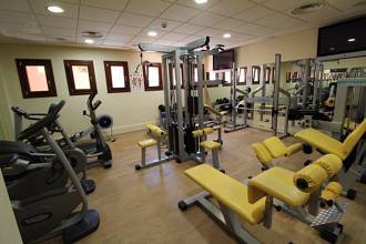 Thumbnail von ***LUXURIÖSES DUPLEX-PENTHOUSE IN ERSTER STRANDLINIE VON MAR AZUL IN ESTEPONA***