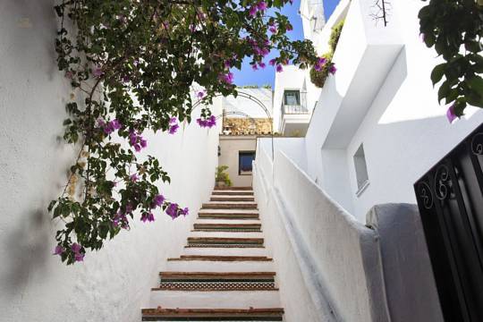 ***SCHÖNES DUPLEX PENTHOUSE IN NUEVA ANDALUCIA IN MARBELLA***