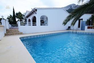 ***Sehr schöne Villa mit Privat-Pool, komplett in 2012 renoviert***