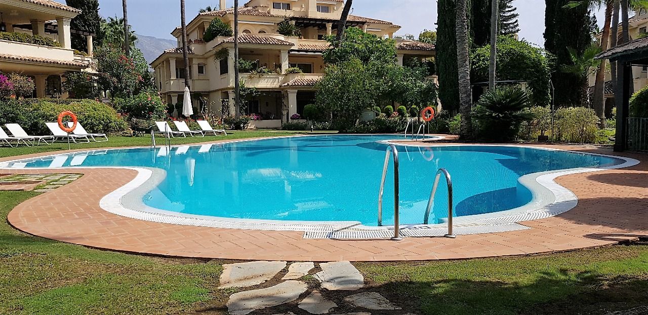 ***GEMÜTLICHES PENTHOUSE IN NUEVA ANDALUCIA IN MARBELLA***