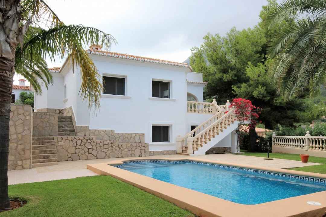 ***Fantastische Villa mit Pool und Gästeappartement***