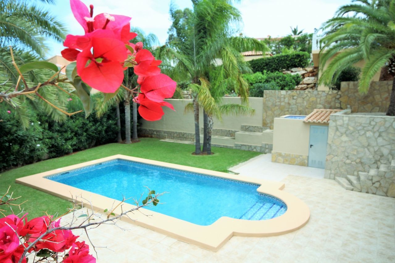 Thumbnail von ***Fantastische Villa mit Pool und Gästeappartement***