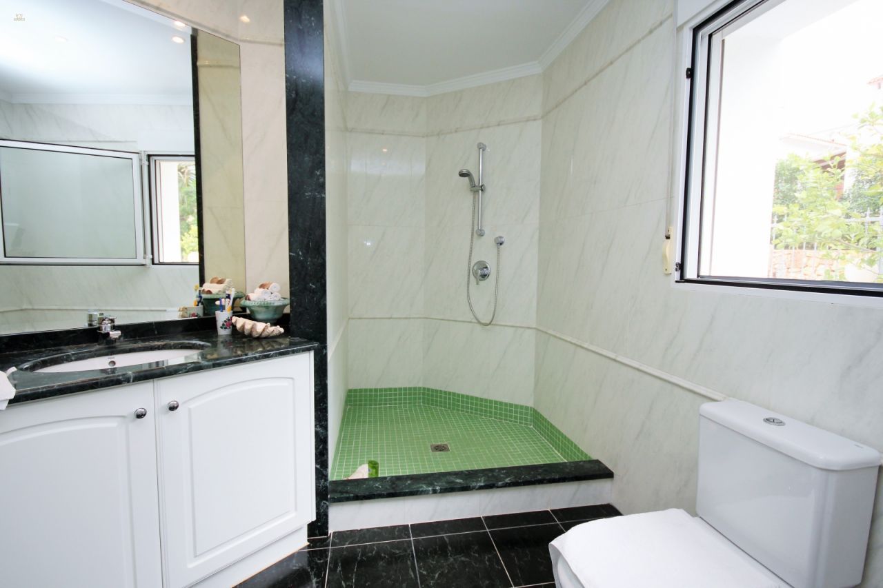 Thumbnail von ***Fantastische Villa mit Pool und Gästeappartement***