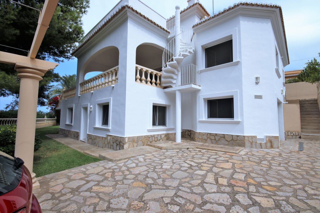 Thumbnail von ***Fantastische Villa mit Pool und Gästeappartement***