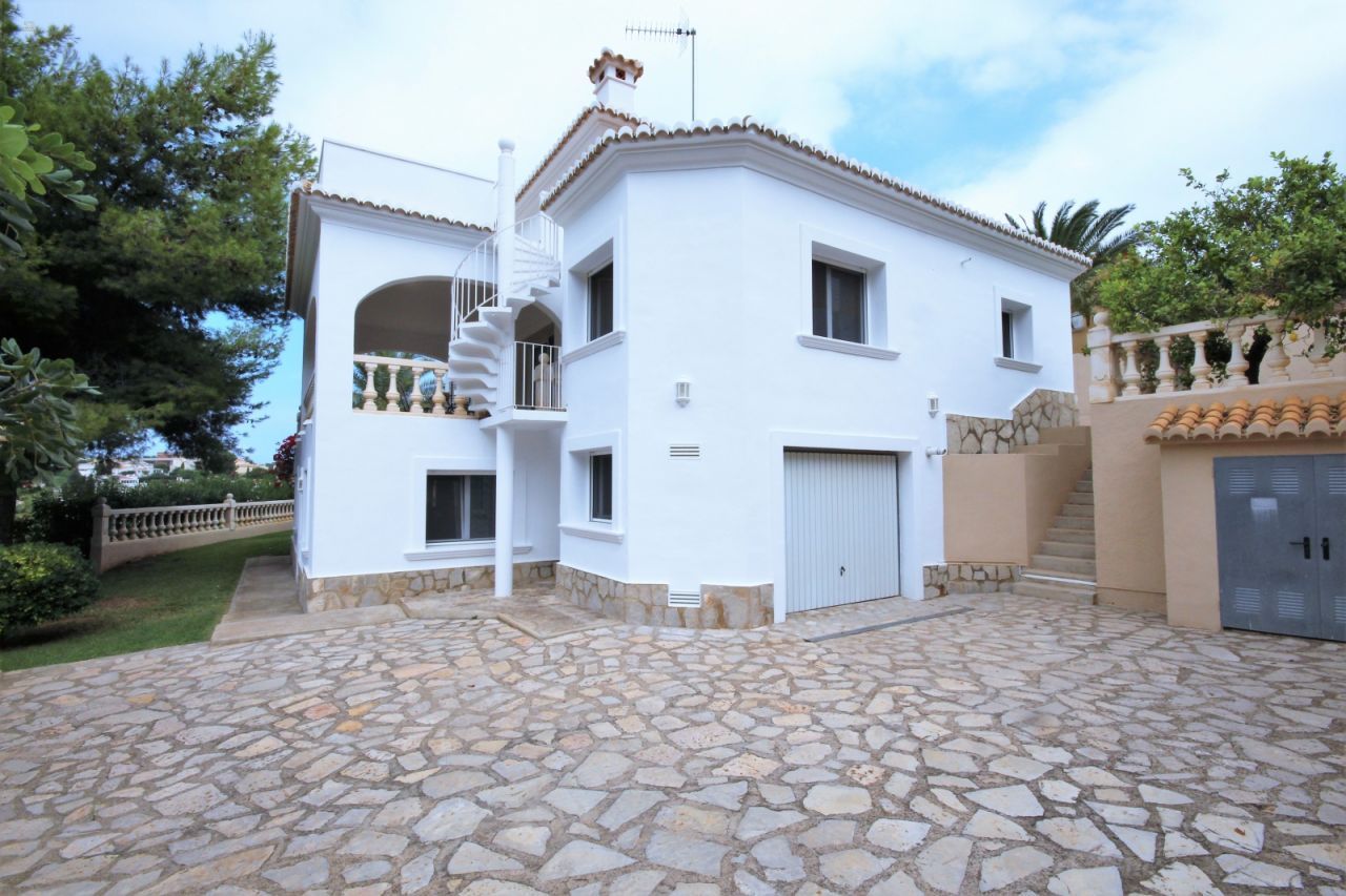 Thumbnail von ***Fantastische Villa mit Pool und Gästeappartement***