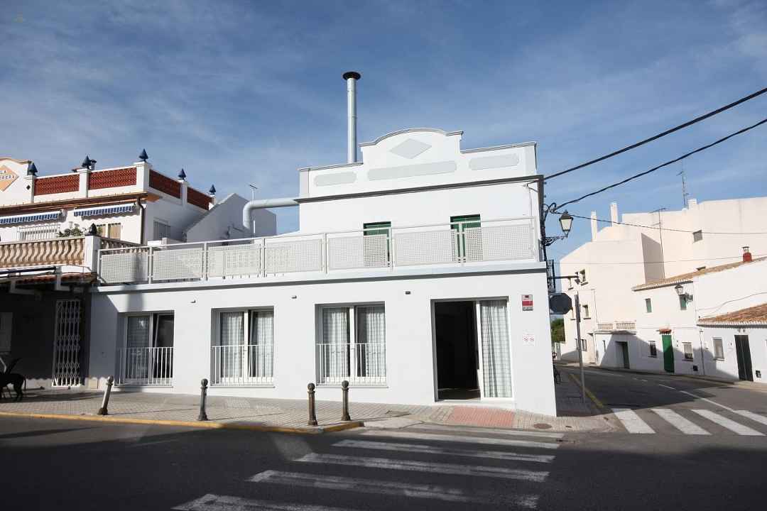 ***Neuwertiges Restaurant mit eigener Wohnung in guter Lage von Denia***