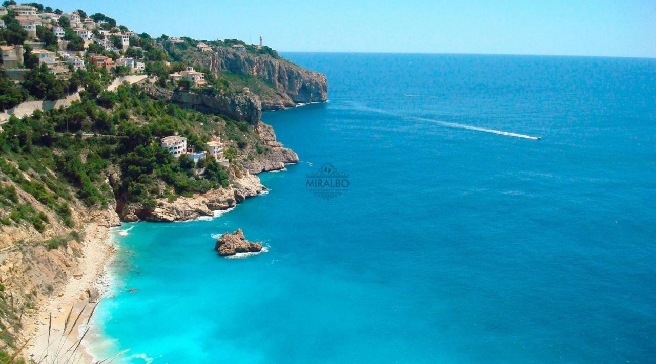 Thumbnail von ***Neubauvilla Theia mit Panoramablick auf das Meer***