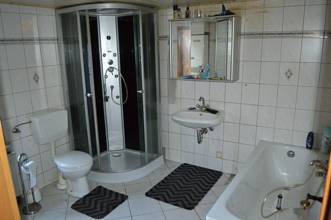 Thumbnail von Bezugsfreies Handwerkerobjekt mit Garten und Garage