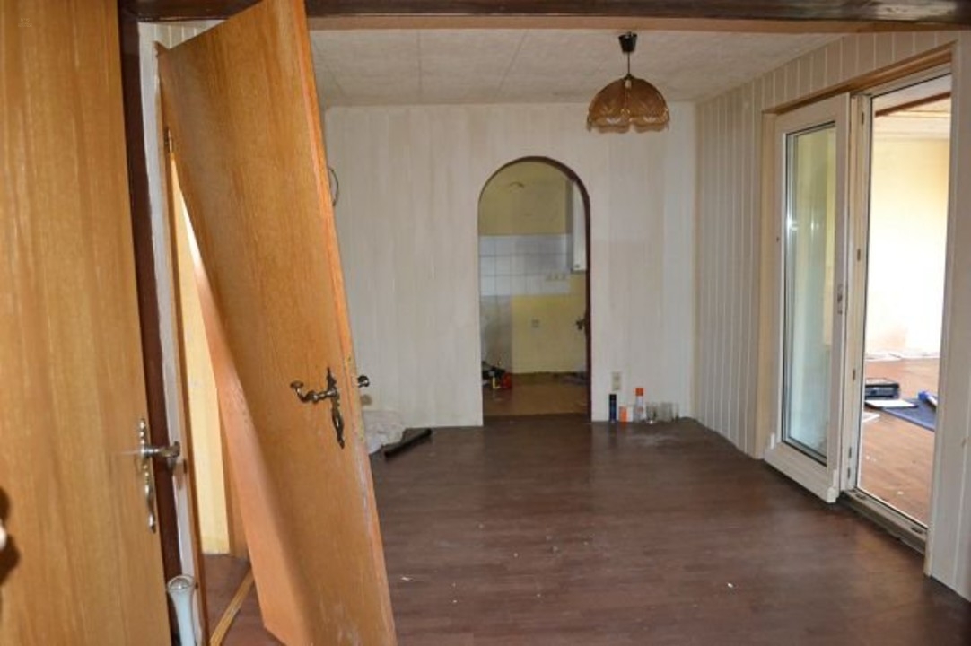 Thumbnail von Bezugsfreies Handwerkerobjekt mit Garten und Garage