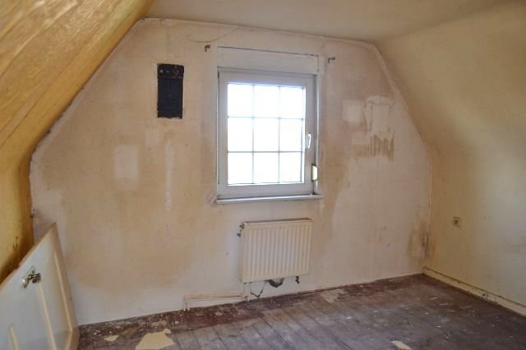 Thumbnail von Bezugsfreies Handwerkerobjekt mit Garten und Garage