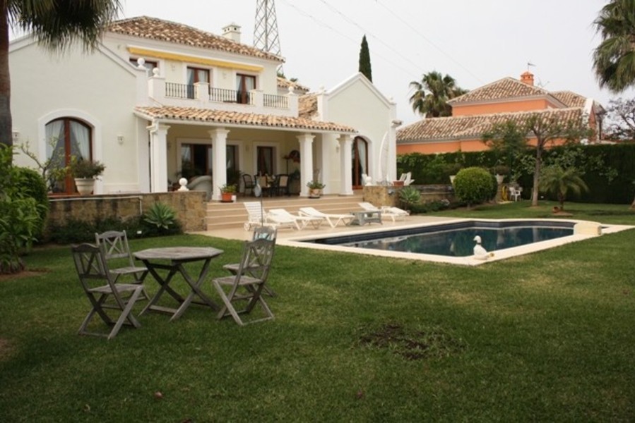Luxus-Villa in El Paraiso R210549 