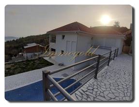 Thumbnail von Neubau in toller Lage mit Meerblick und Pool