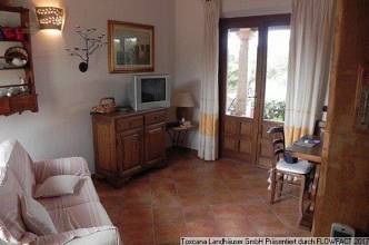 Thumbnail von freistehendes Haus mit zwei Wohneinheiten und Garten