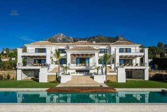 Thumbnail von Luxus-Villa in Sierra Blanca R2555018