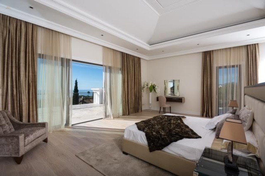 Luxus-Villa in Sierra Blanca R2555018