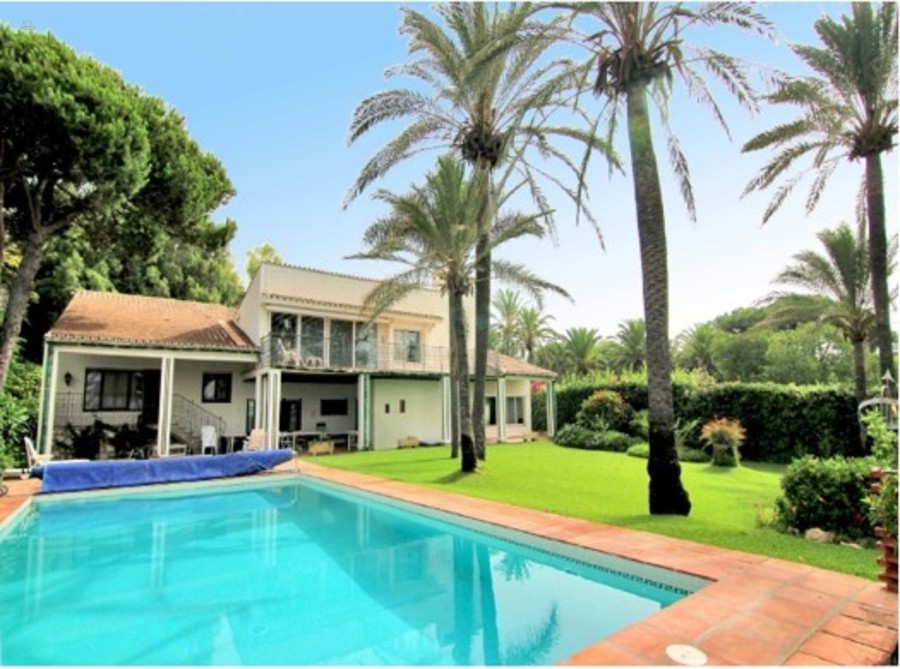 Luxus-Villa in Los Monteros R2807732