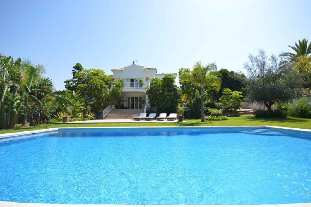 Luxus-Villa in Nueva Andalucia R2599064