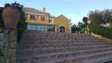 Thumbnail von Luxus-Villa in El Paraiso R2811116