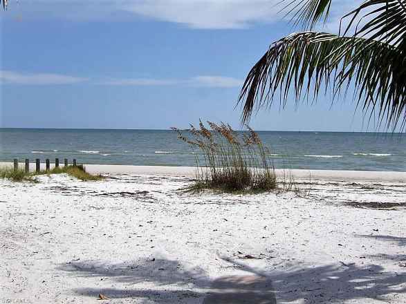 3562 Estero Boulevard